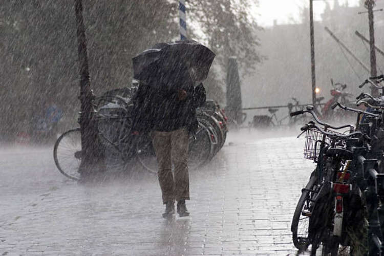 Heavy rain likely tomorrow Orange alert in three districts Yellow alert in eight places