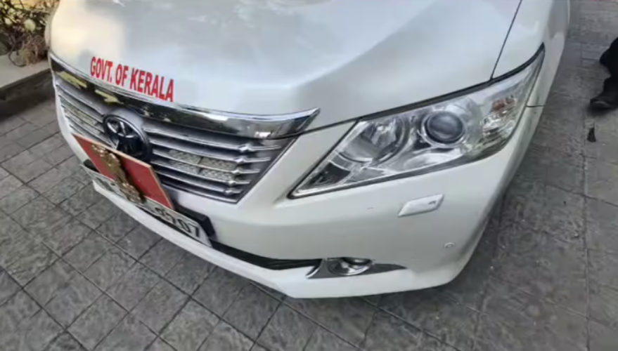 CRPF submits report to Union Home Ministry on incident of law officers car hitting Governors car at Kerala House