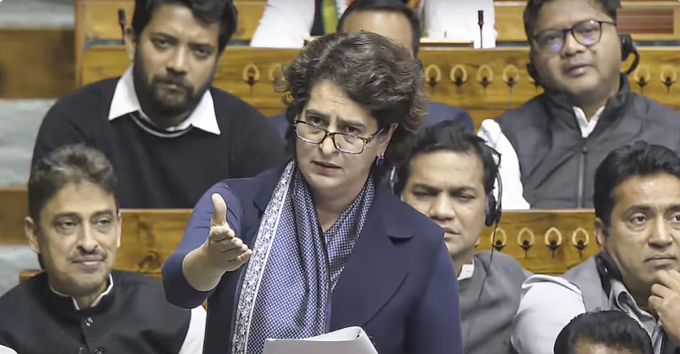 Priyanka Gandhi Attacks BJP RSS on loksabha