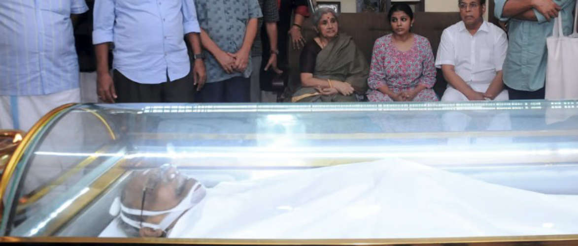 Not saying goodbye Thousands paid their last respects to MT