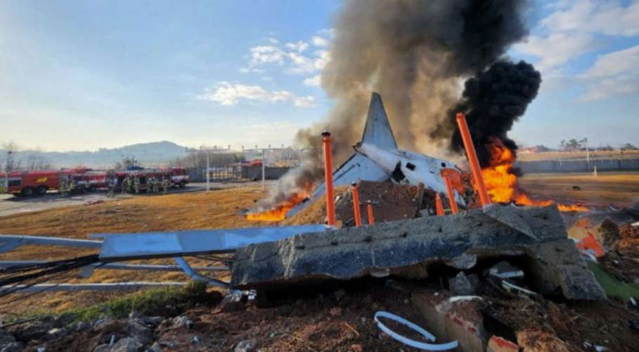 179 Feared Dead 2 Rescued After Plane Crashes On South Korea Runway