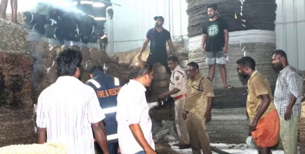 Fire Breaks Out at Jute Mat Finishing Unit in Alappuzha Causes 6 Lakh Loss