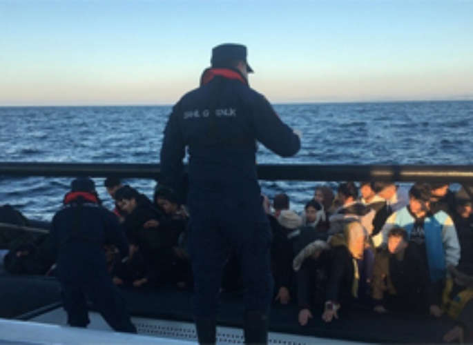Police arrest 42 illegal immigrants across Turkey