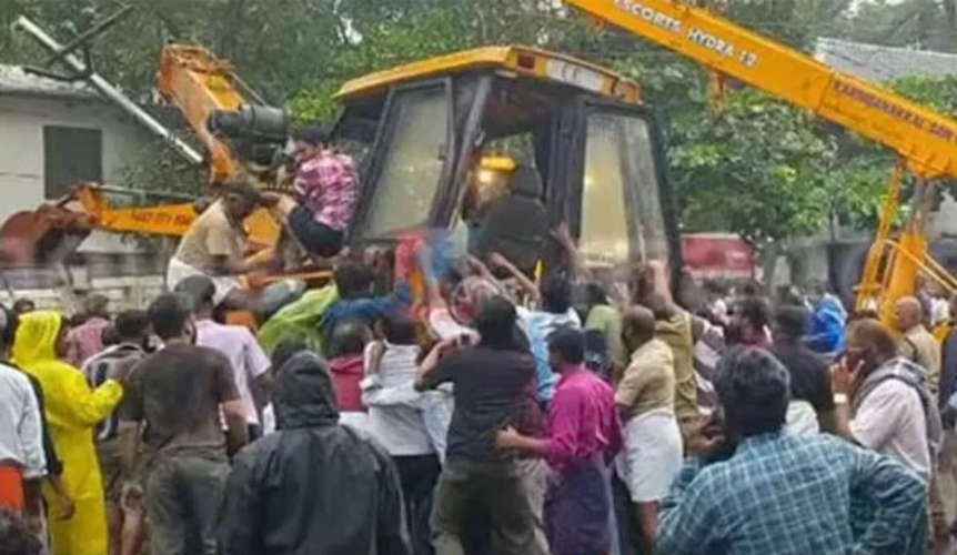 Chief Minister announced financial assistance in Panayampadam accident