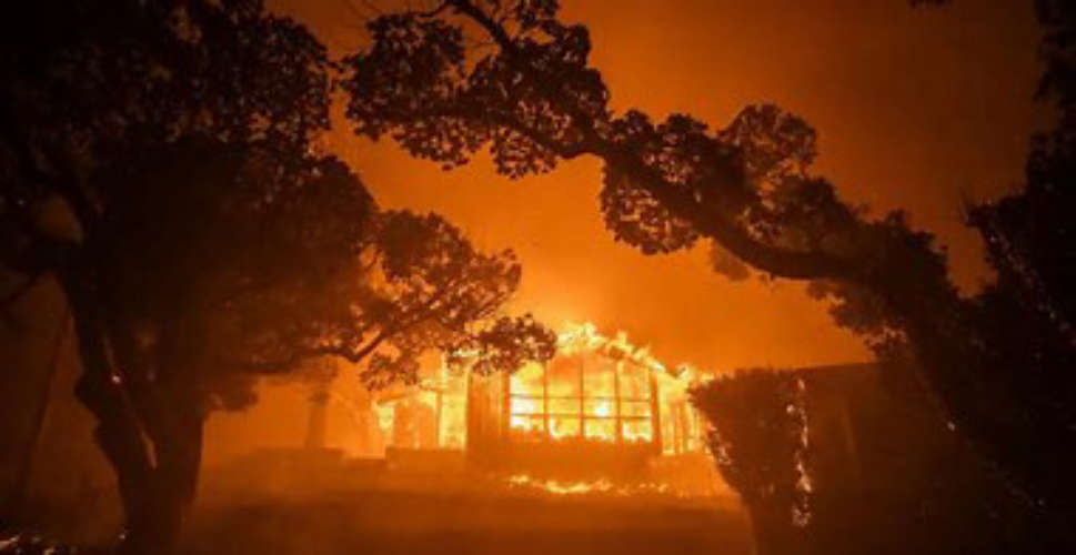 Wildfire Spreads in Los Angeles 13000 Structures Under Threat