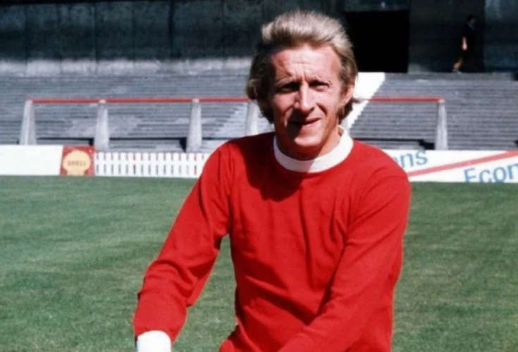Manchester United legend Dennis Law dies The farewell was the last link in Uniteds golden treble