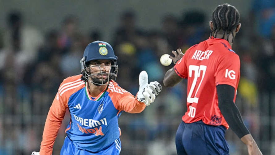 Jofra Archer challenges India before the game Tilak Verma after beating the player on the field