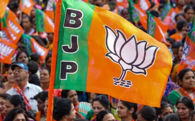 bjp central committee will announce new delhi cheif minister today