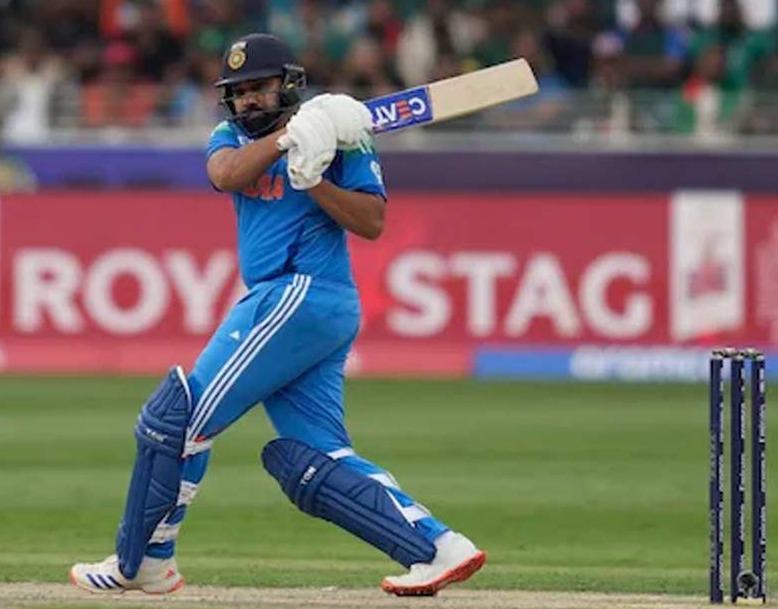 Rohit sharma completed 11000 runs in odi cricket