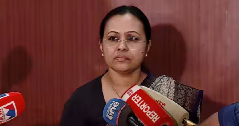 Health Minister denies Ashavarkar Samara Samiti coordinators allegation that ministers husband stopped her