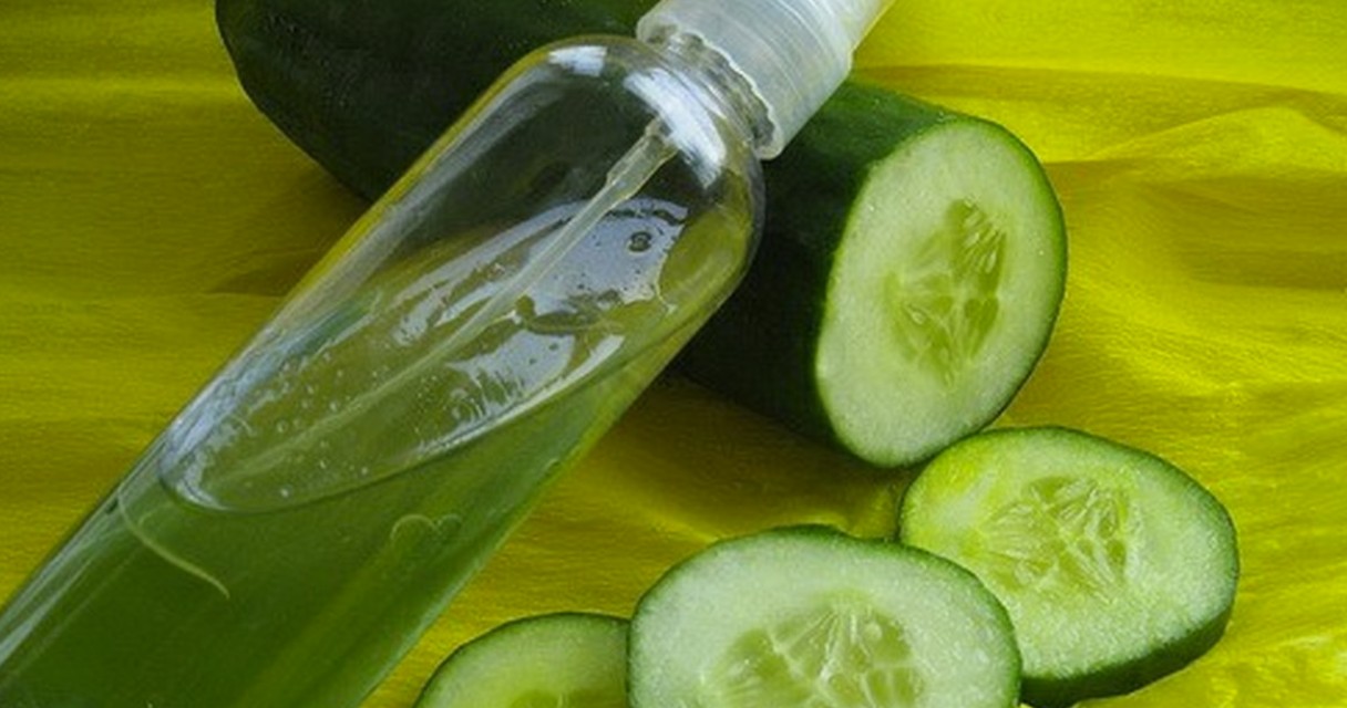 Cucumber toner to tighten pores and tighten the face