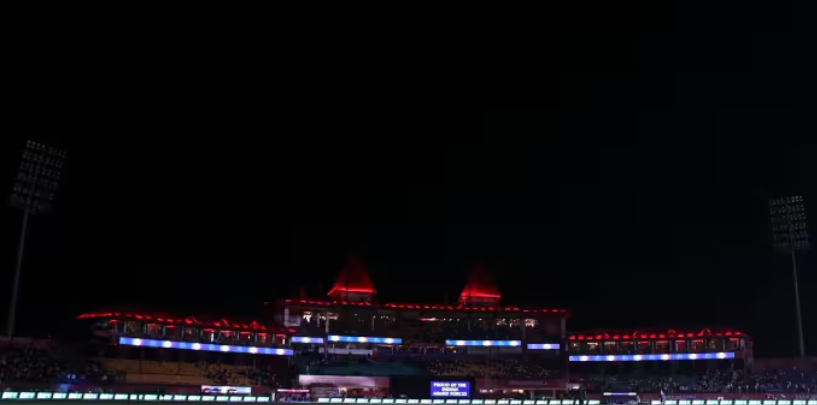 IPL 2025 Punjab Kings vs Delhi Capitals Match Abandoned After Floodlight Failure in Dharamshala