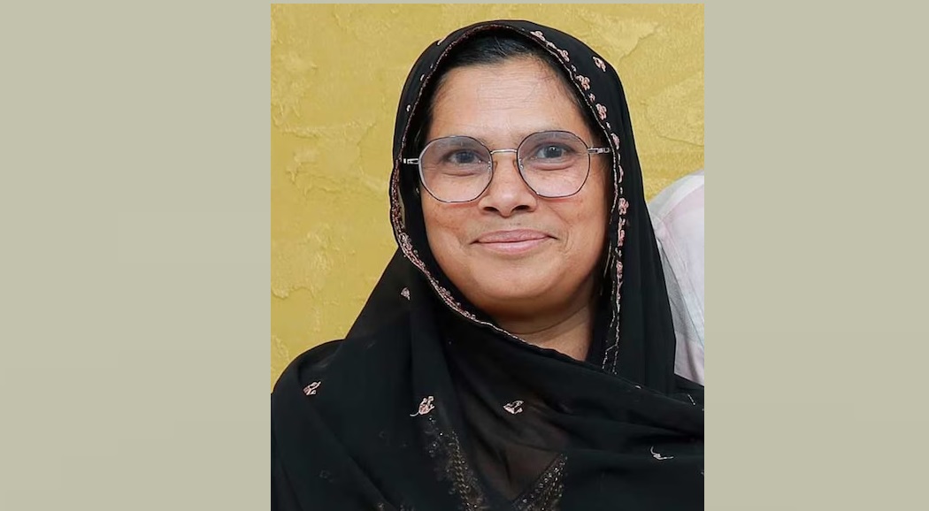 expatriate Malayali teacher who was undergoing treatment after sustaining injuries in a fall has passed away in saudi
