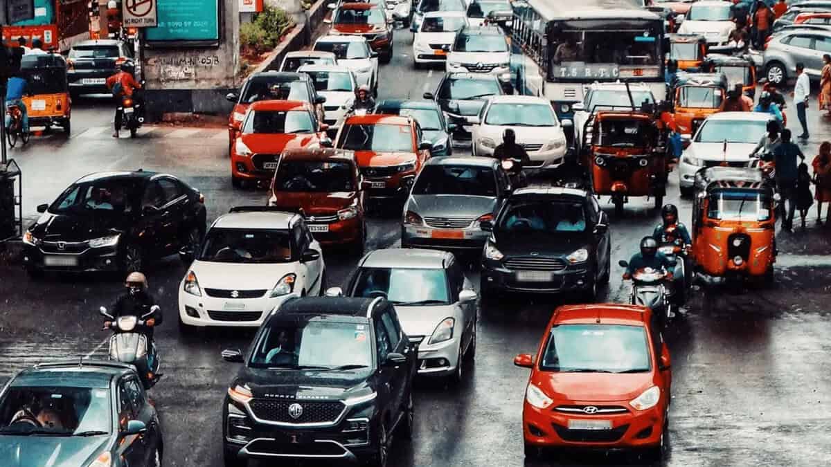 over 3000 new private vehicles are hitting the roads every day