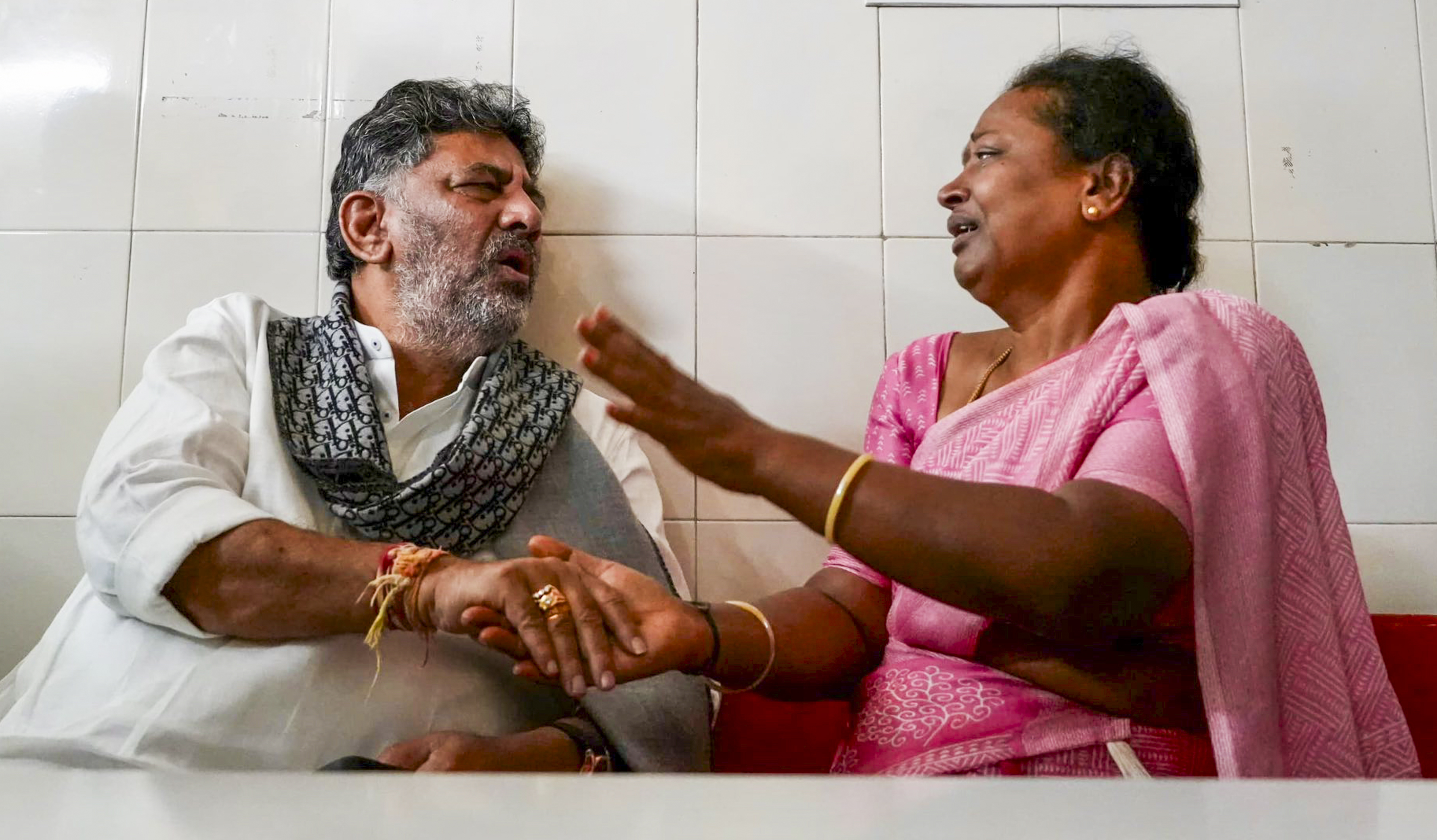 2025-06-0506:06:40.suprabhaatham-news.png