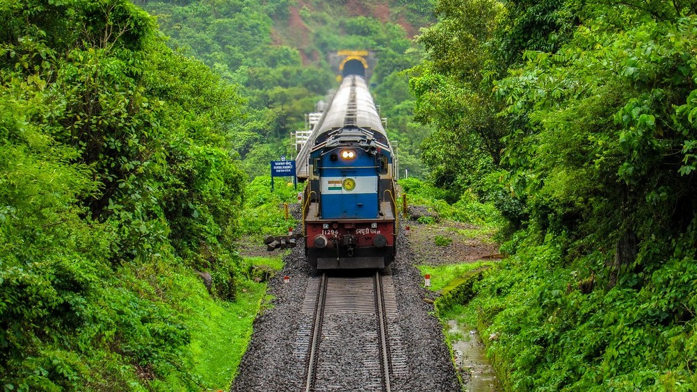 railway considering the possibility of releasing the passenger chart 24 hours before