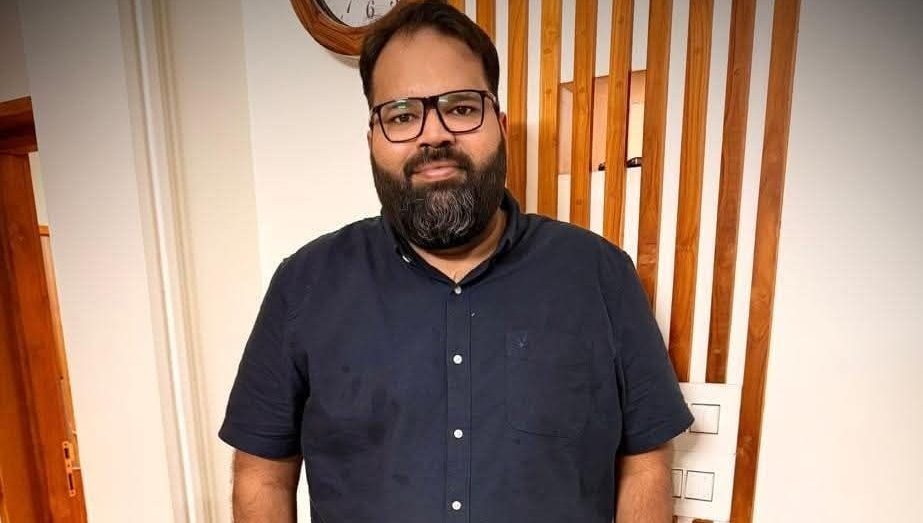 A young man from Kannur died of a heart attack in Abu Dhabi