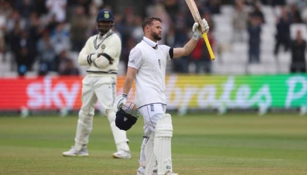 England Beat India in Leeds Ben Ducketts Century Powers 5-Wicket Victory