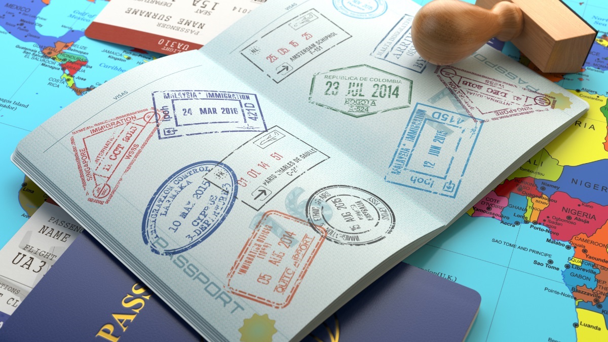 Dubai court sentences 21 people to 2521 million dirhams in massive visa fraud