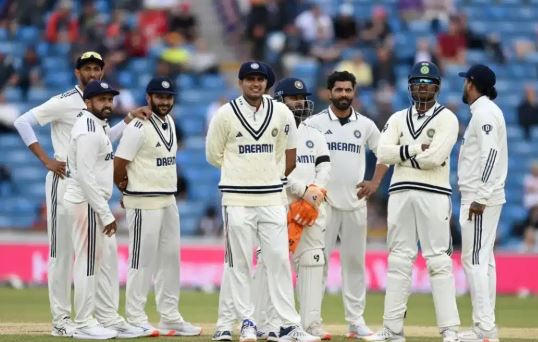 Former England Players Criticize Indias Team Selection Urge Kuldeep Yadavs Inclusion for Next Test