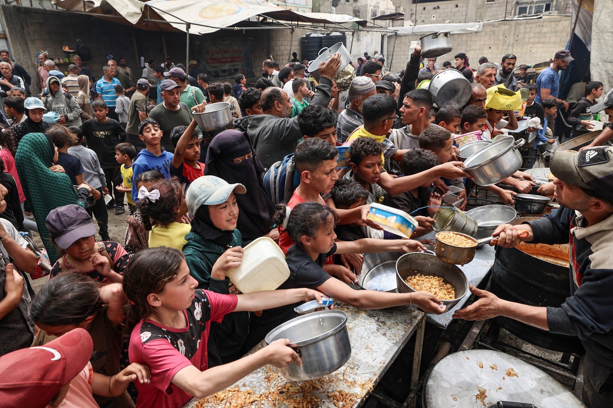 soldiers were given orders to deliberately shoot Palestinians in Gaza who approach seeking aid