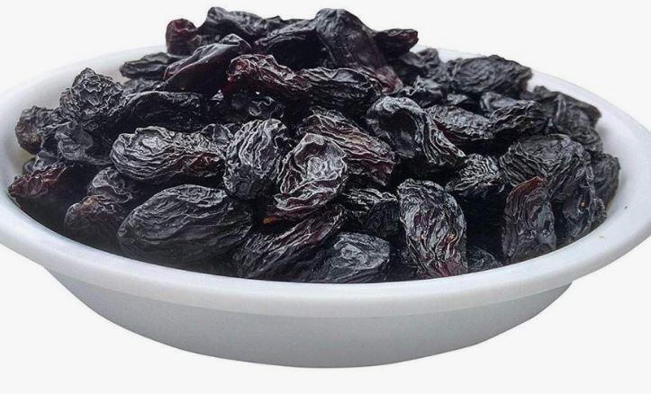 Start Your Day Right with Soaked Raisin Water