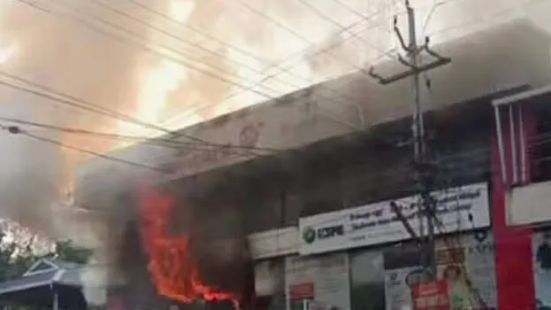 Fire Breaks Out in Three-Storey Building in Nagaroor Thiruvananthapuram