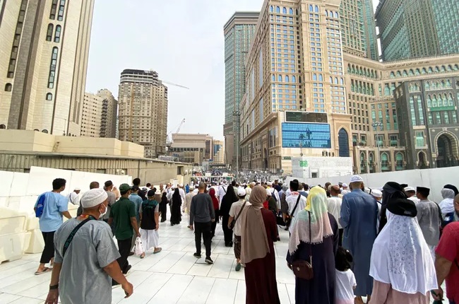 Saudi Arabia publishes new law allowing foreigners to own property