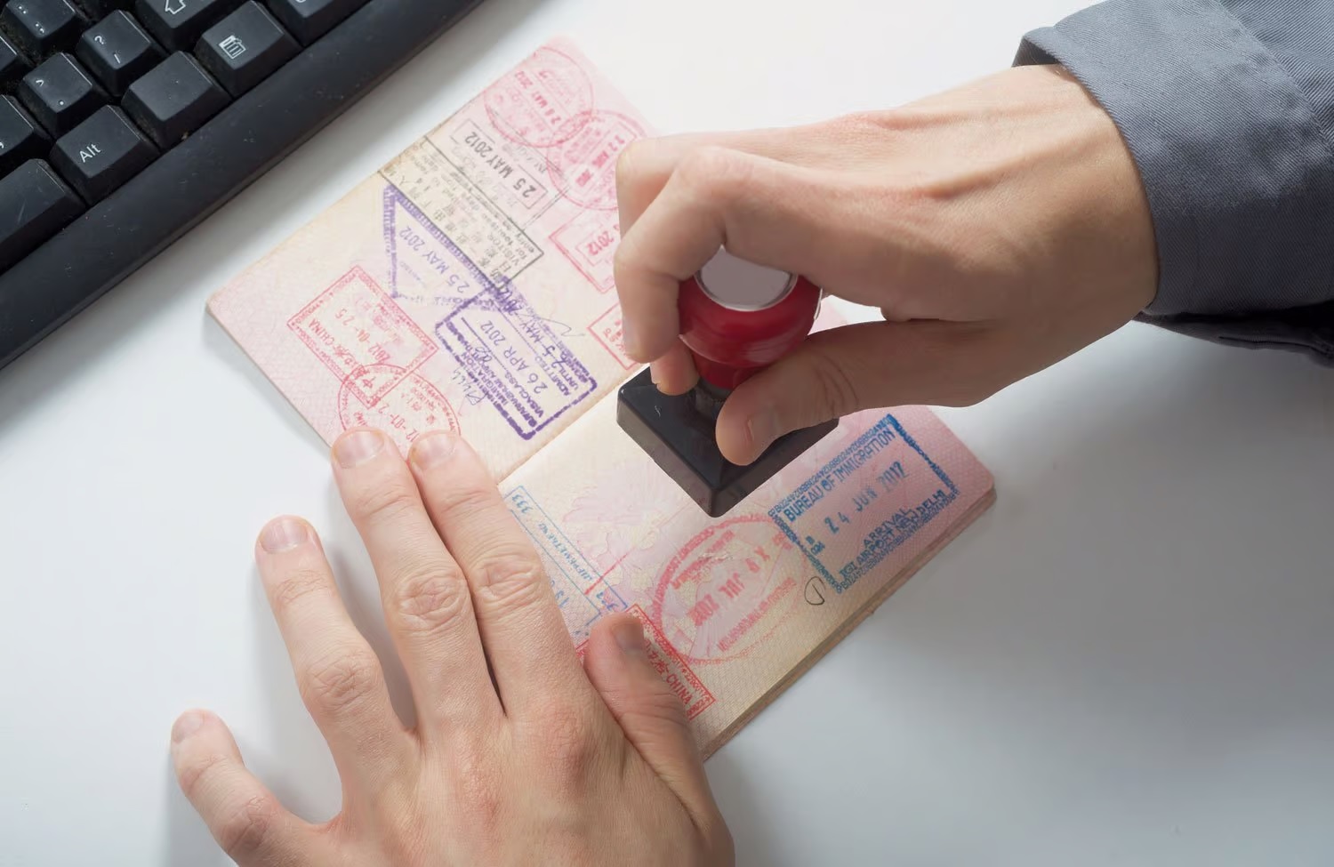 Saudi Arabia extends exit deadline for visit visa holders by 30 days