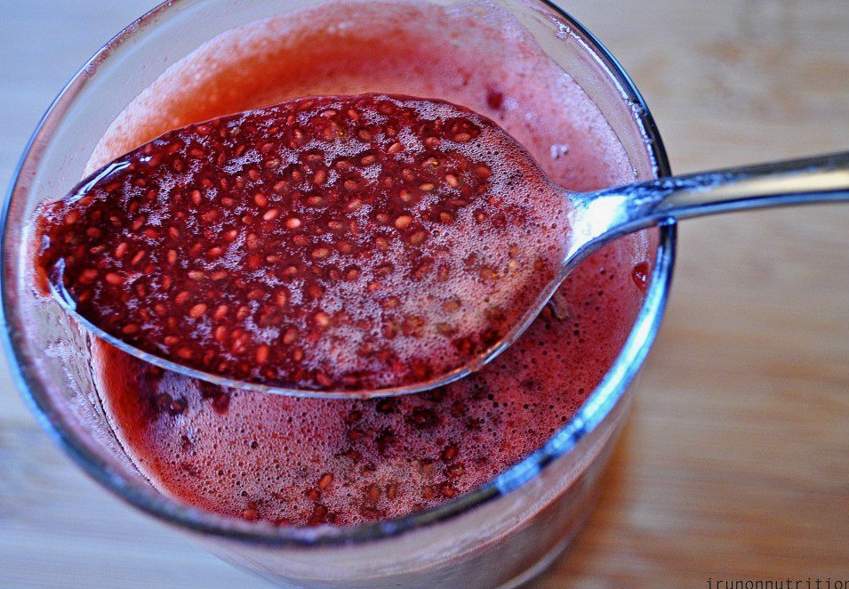 Health Benefits of Beetroot Juice with Chia Seeds  A Natural Wellness Combo