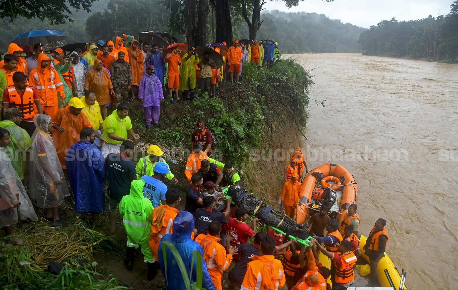 suprabhaatham-photographer-pp-afthab-remembering-wayanad-ladslide