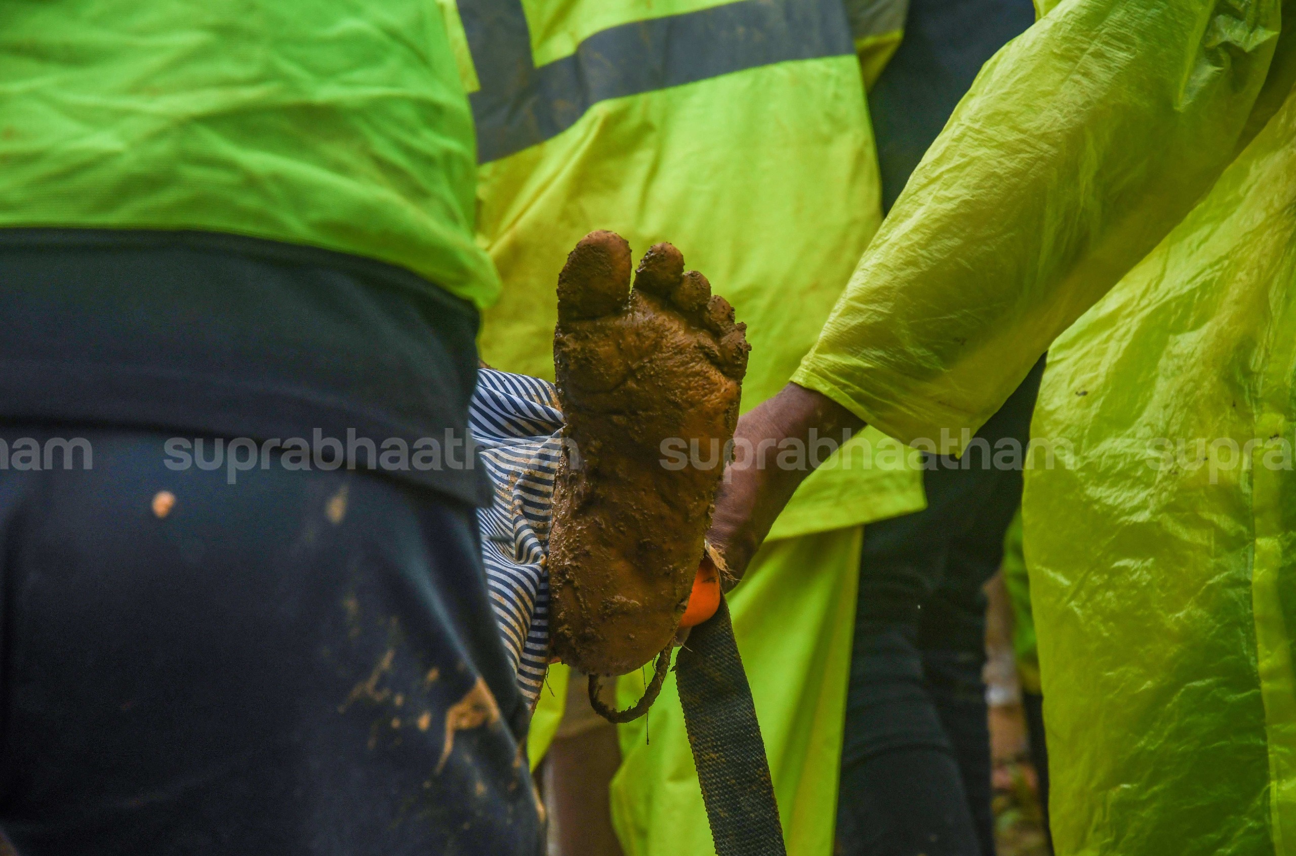 suprabhaatham-photographer-nisheesh krishnan-remembering-wayanad-ladslide