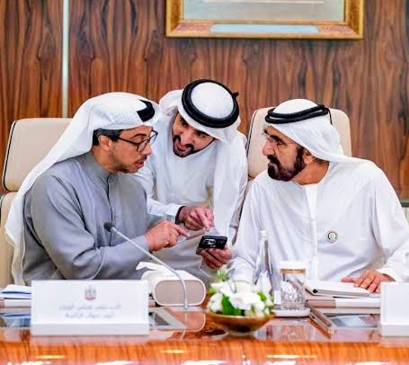 UAEs non-oil foreign trade exceeds 17 trillion dirhams in six months report says