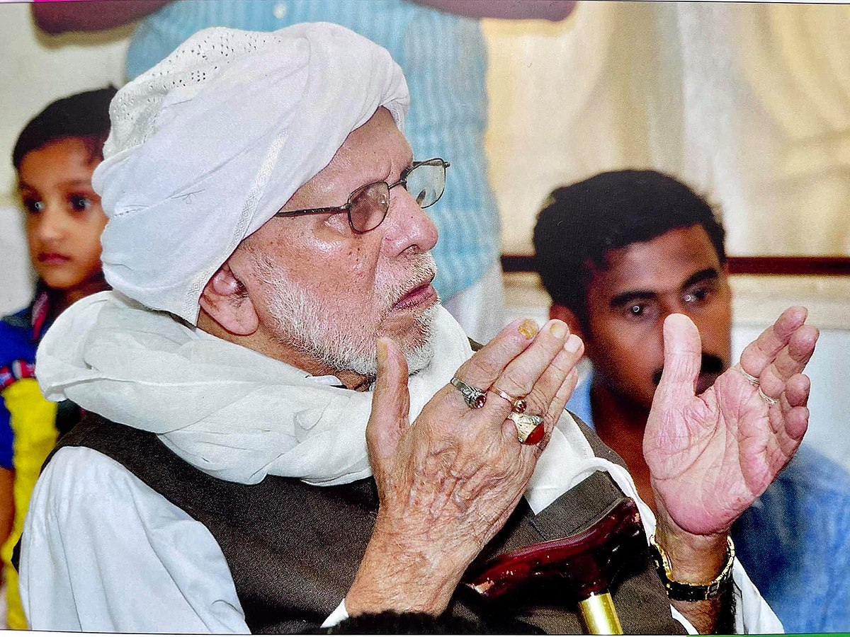 Daughter of Sayyid Abdurrahman Al-Aydarusi Al-Azhari remembering his legacy on his tenth death anniversary 