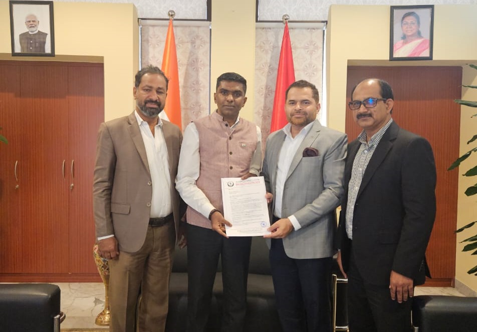 Dubai KMCC discusses expatriate issues with Consul General