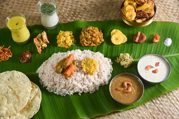 get ready to experience traditional onam sadhya in dubai restaurants