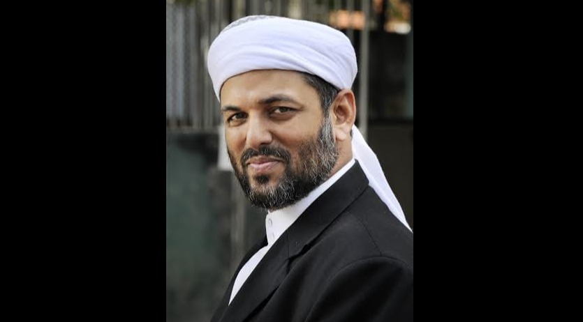 kozhikode qazi sayyid muhammad koya jamalullaili thangal recived silver jubilee seva mudra award