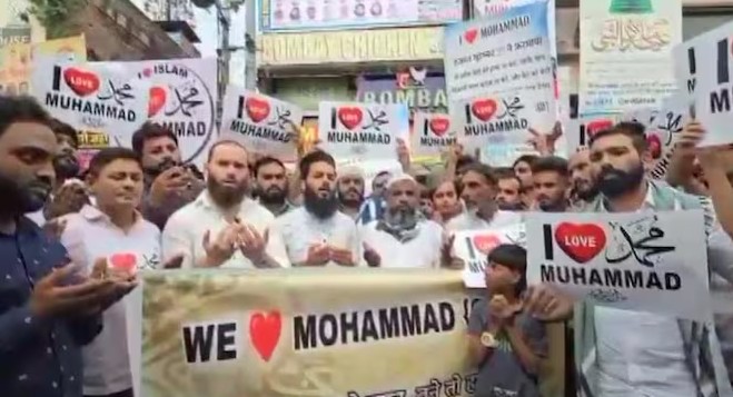i love muhammad banners spark nationwide firs in india 1300 booked