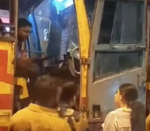 mayor aryA rajendran blocks ksrtc bus  driver sends legal notice over biased probe