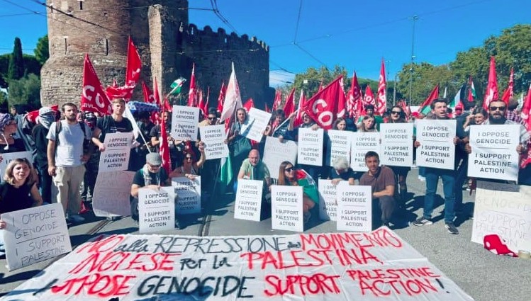protest italy.jpg