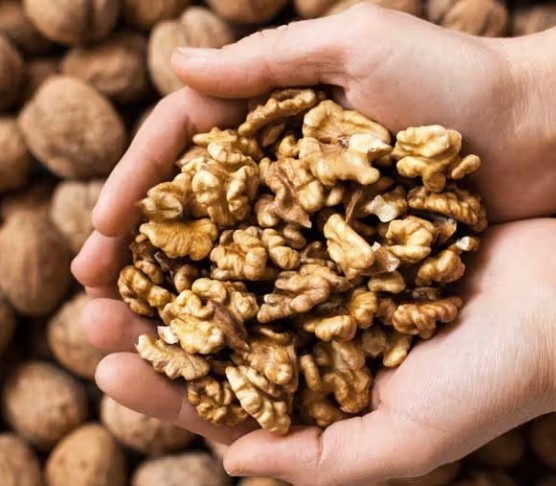 Walnuts A Winter Superfood for Body and Mind