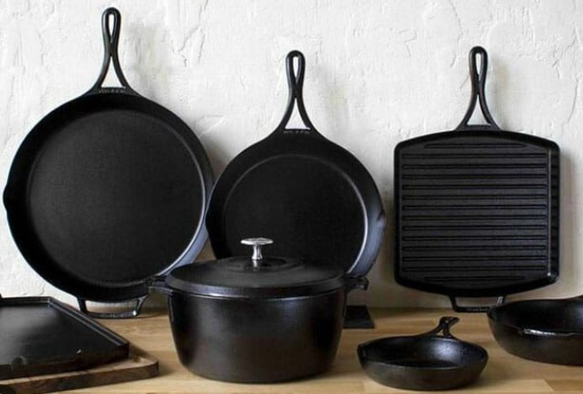 Foods to Avoid Cooking in Cast Iron Cookware