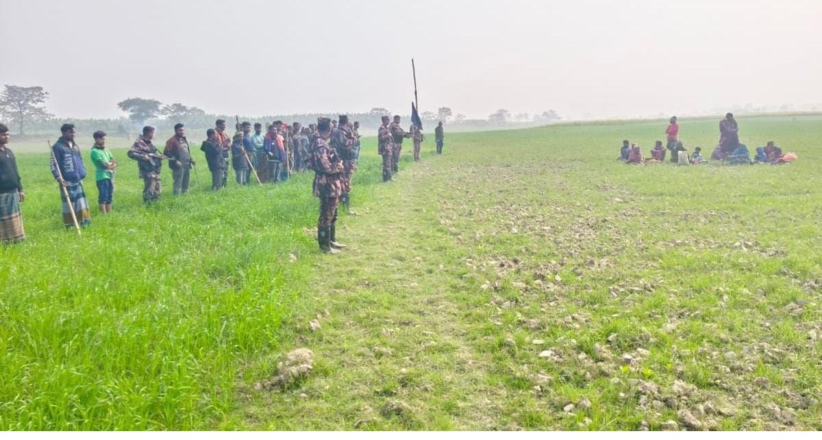 India repeatedly forced 14 members of Bengali Muslim family into Bangladesh