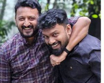 survivor rejects cyber smear says chats distorted to silence her