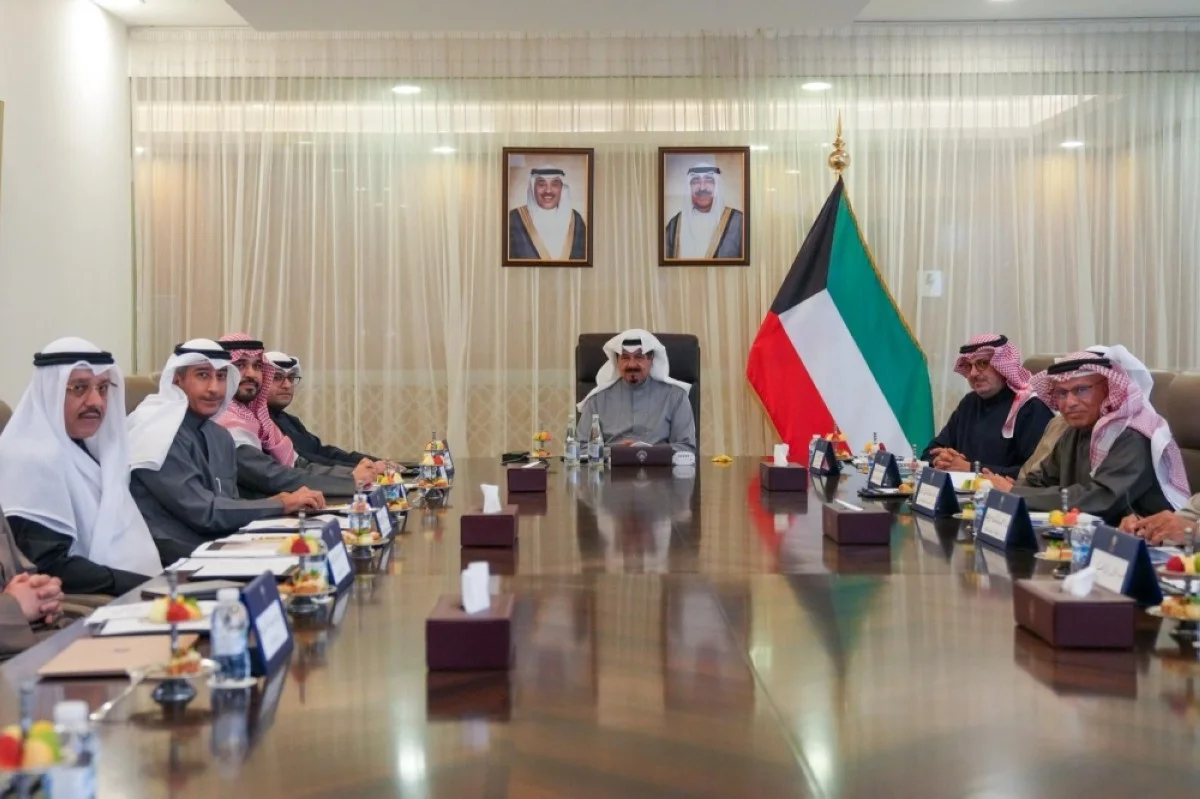 kuwait pm meets boeing executives strategic development projects