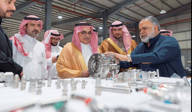 saudi vice minister visits eastern province industrial cities