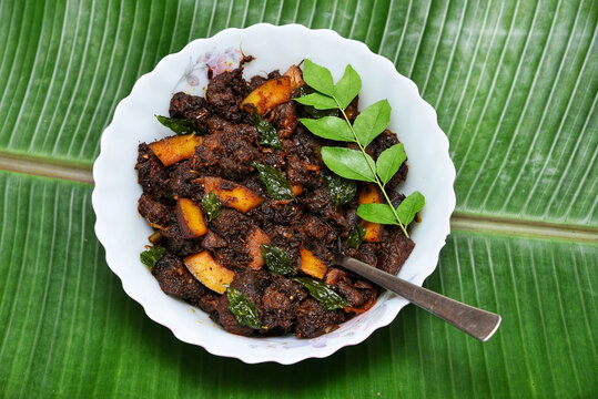 Fresh beef fry will have a pleasant spicy aroma If it smells sour stale or slightly rotten it is not fresh