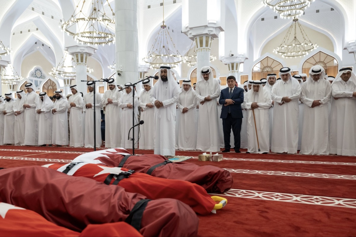 Amir performs funeral prayer for martyrs following Qatari helicopter crash
