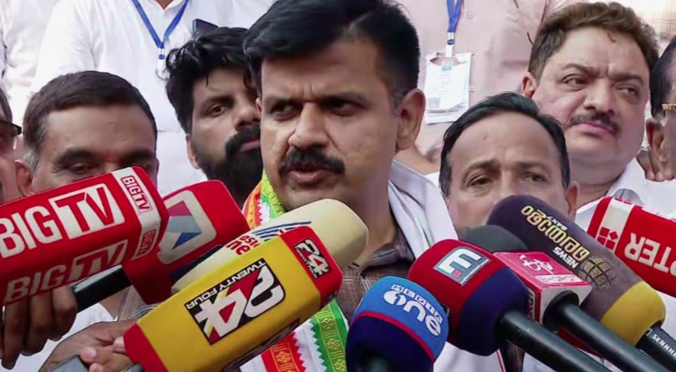 മുഖ്യമന്ത്രി സ്ഥാനാർത്ഥിത്വം: കെ.സി. വേണുഗോപാലിനുള്ള പിന്തുണയിൽ മൗനം പാലിച്ച് സന്ദീപ് വാര്യർ