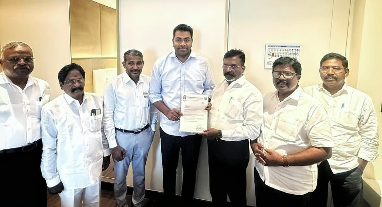 തമിഴ്‌നാട്ടിൽ ചരിത്രം കുറിച്ച് വിജയ്; വി.സി.കെ പിന്തുണയോടെ ടി.വി.കെ സർക്കാർ അധികാരത്തിലേക്ക്